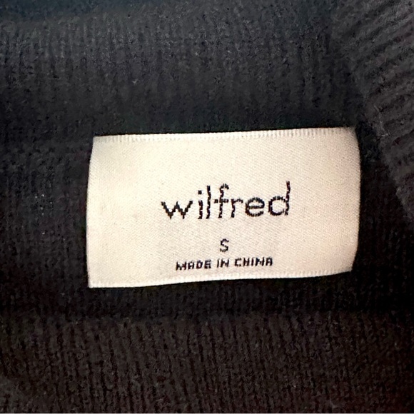 Aritzia Wilfred Cropped Turtleneck Sweater - Picture 4 of 4